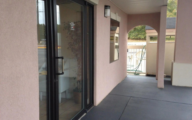 Country Hearth Inn & Suites Augusta