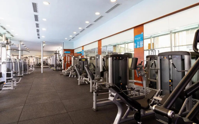 Holiday Inn Suites Kuwait Salmiya