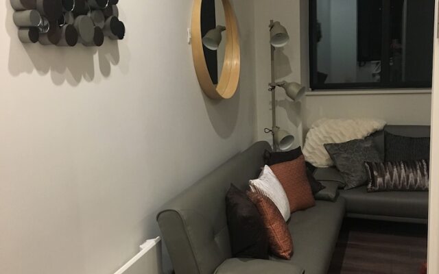 Central 1 BD Apartment