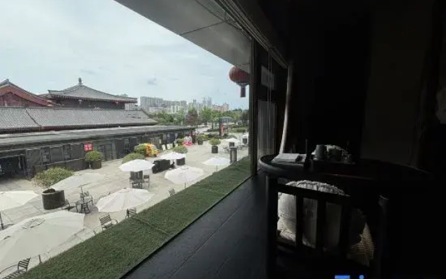 Hermitage Pagoda View Courtyard Hotel