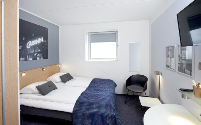 CABINN Metro Hotel