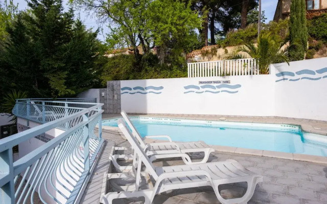 St. Estève Appart Hotel