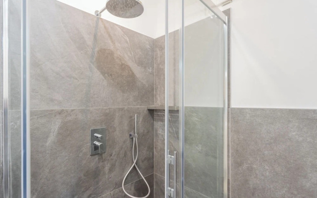 Cozy Nest on the Lake by Rent all Como