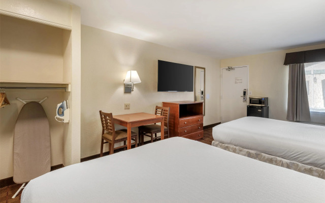 SureStay Hotel by Best Western East Brunswick
