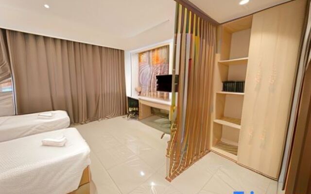 Leux Hotel