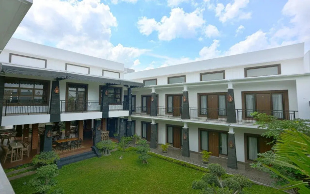 The Edwin Syariah By OYO Rooms