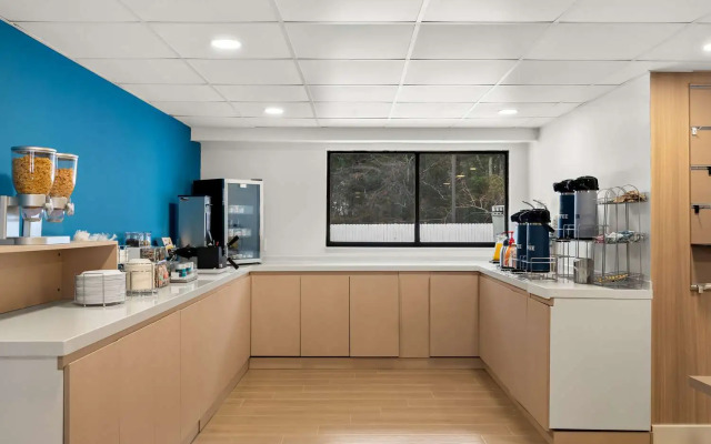 Clarion Pointe Kennesaw Town Center