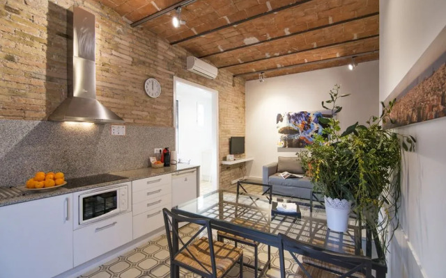 Happy People Gaudi Sant Pau Apartments