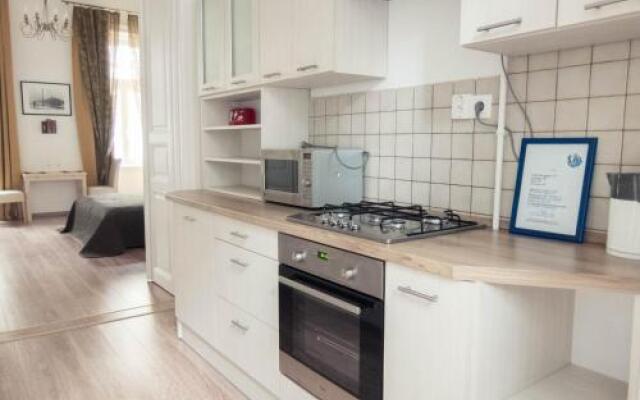 Goldcentral Apartment