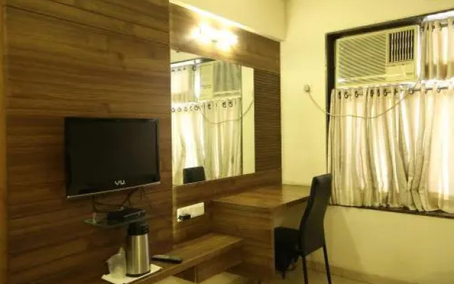 OYO 2430 Hotel Apex