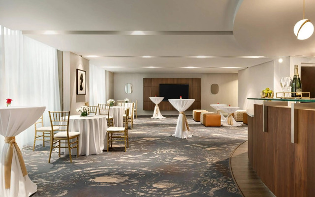 Twelve Midtown, Autograph Collection