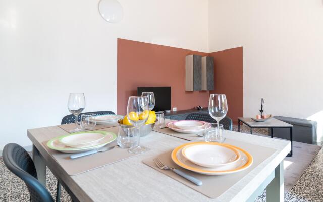 Welcomely - Xenia Boutique House With Garden