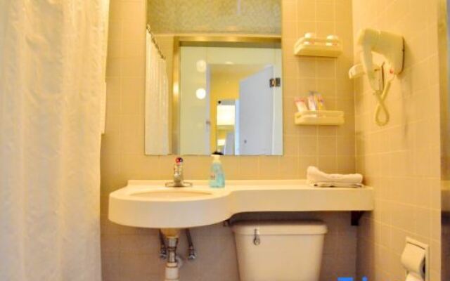 Grace Inn Laiwu Fengcheng West Main Street