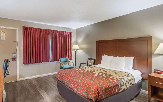 Econo Lodge Inn Suites Yreka