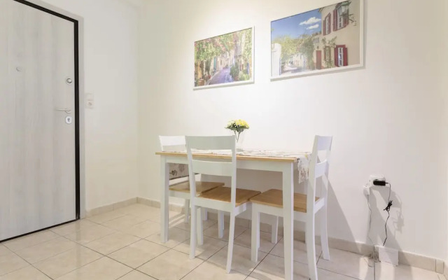 Cozy Flat in hip Koukaki