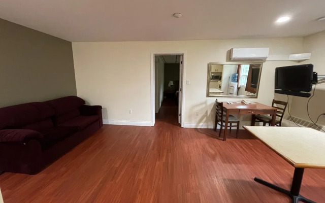 Super 8 by Wyndham Pembroke