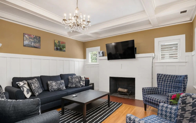 Seattle Vacation Home: Montlake 7 Bedroom
