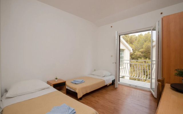 Beachfront Apartment Gaj 9