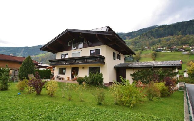 Attractive Apartment in Bramberg am Wildkogel near Ski Lift