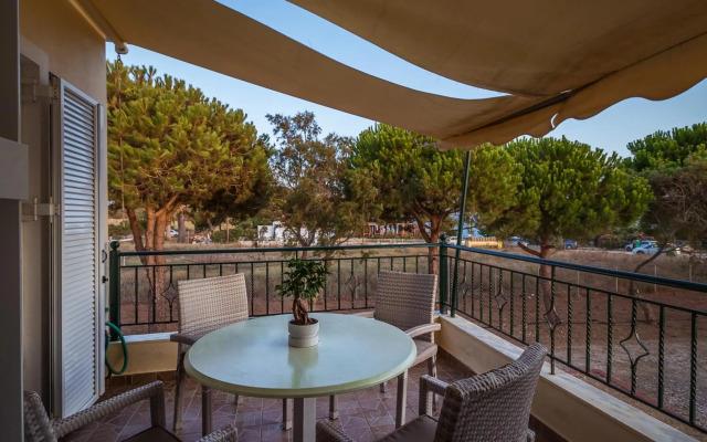 Romanos Beach Villas