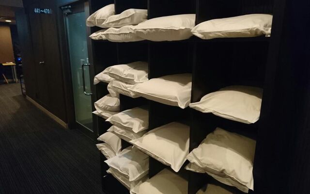 Atsugi Capsule Hotel