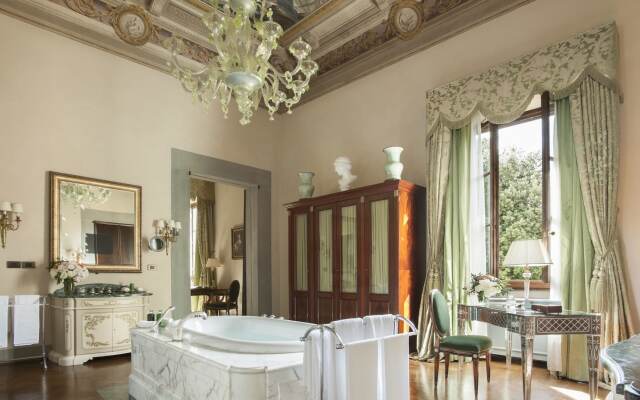 Отель Four Seasons Hotel Firenze