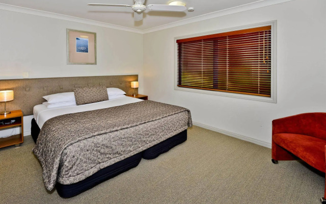 Whangaparaoa Lodge Motel