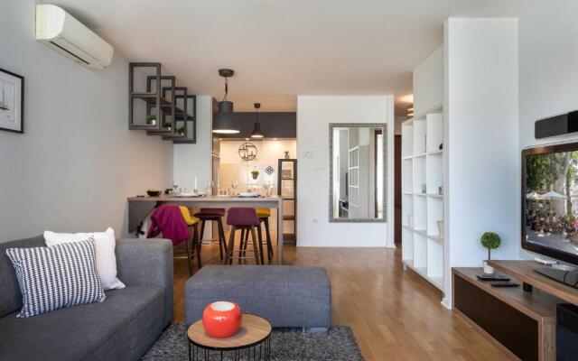 Spacious Apartment in Radnička Business Zone - FREE PARKING