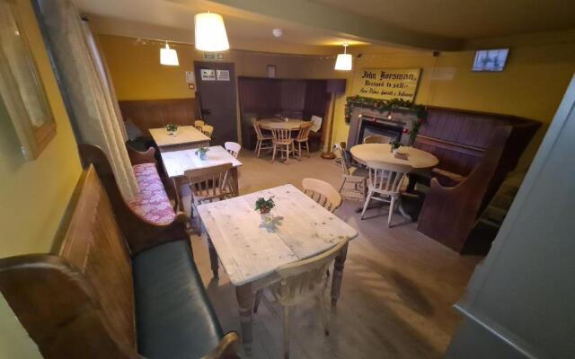 Kings Head Low House