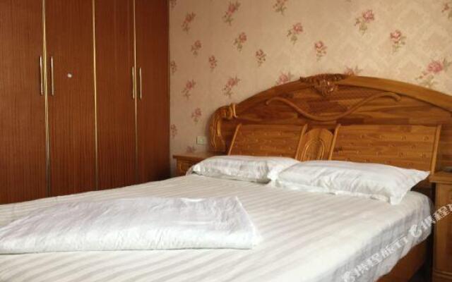 Chongqing Wuduqin Family Apartment