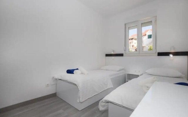 Jakov - Modern and Cosy With Pool - B2