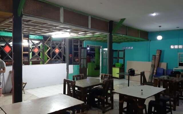Spot on 2652 Penginapan Jempol