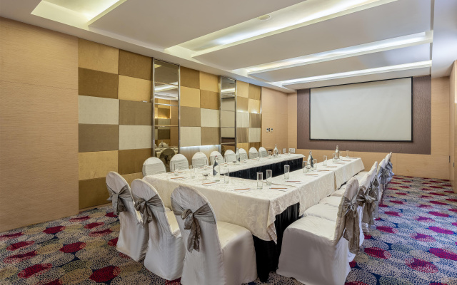Radisson Udaipur – Business – Udaipur