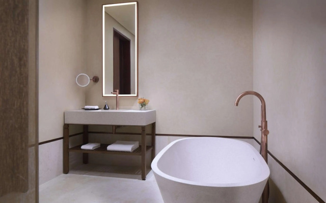 Banyan Tree Alula