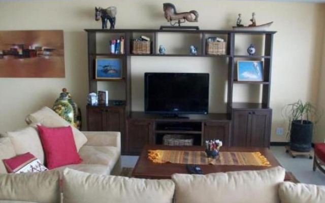 Peninsula Tower 3-9B