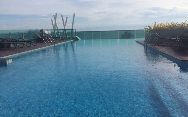 Thanyalak at The Gallery Condominium