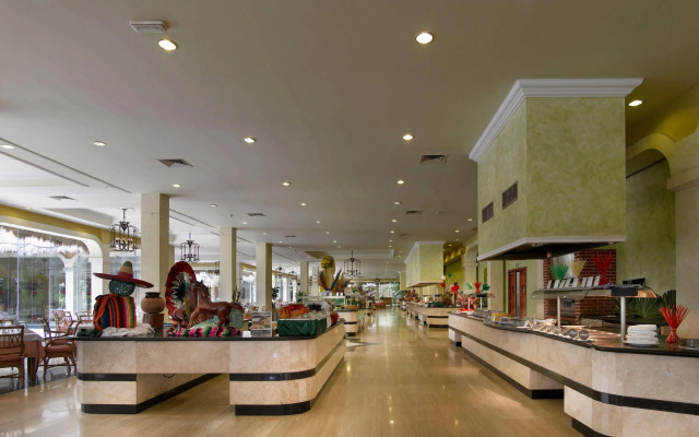 Grand Palladium White Sand Resort & Spa All Inclusive