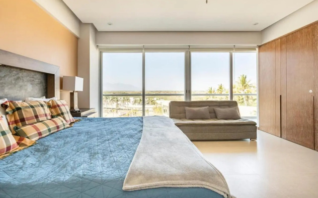 NV 4L Peninsula Beach Front and ocean view