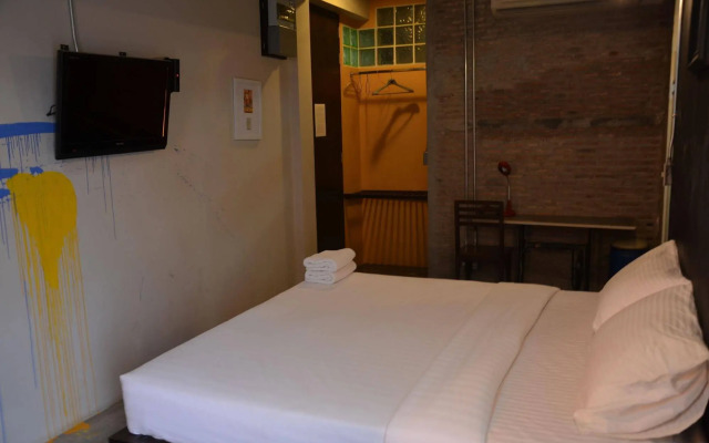 Silom Art Hostel