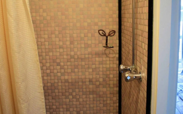 The Clarendon Showtel