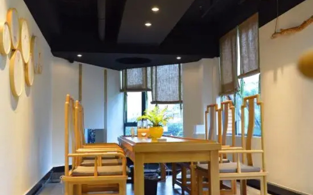 Youjia Traders Hotel (Pengzhou Longxing Temple)