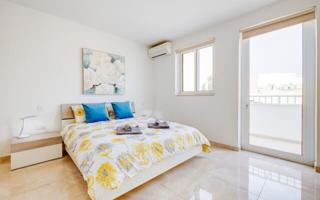 Marvellous 3BR Penthouse in Central St Julian's