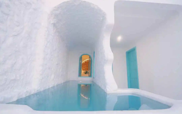 Loccal Collection Hotel