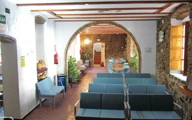 Albergue Inturjoven El Bosque - Hostel