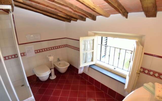 Bright Holiday Home in Pescaglia With Gazebo