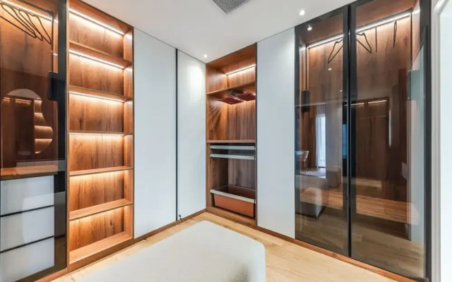 Villa Serenity Luxury Lakeside Manor