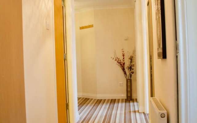 2 Bedroom Leith Apartment