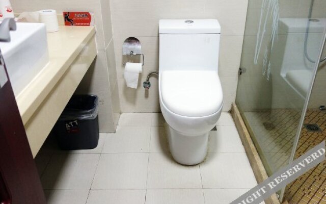 驿亭6+e酒店(上海外高桥店)