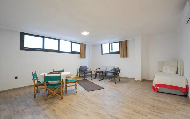 Limon Homes Dublex Daily Weekly Rentals