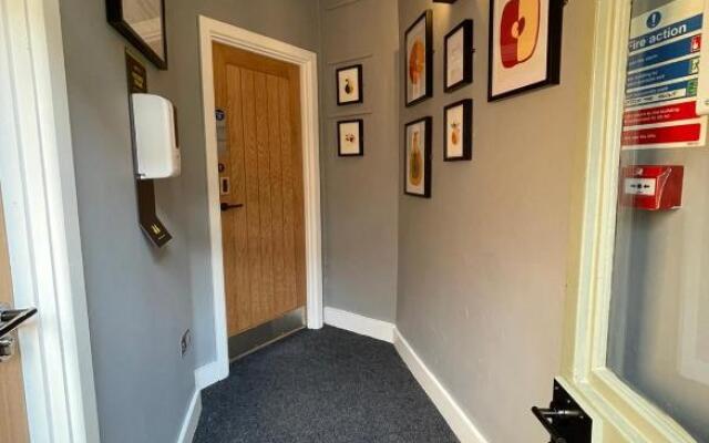 Riize Rooms - Self Check In Boutique Hotel